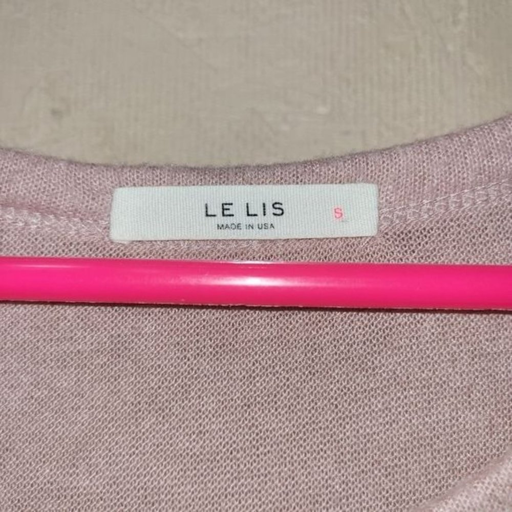 Le Lis Women's Sz Small Pretty Pink Ruffled Top Made in the USA - Picture 5 of 5